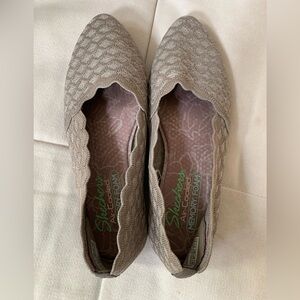 Skechers Women’s Flats Air Cooled Memory Foam SIZE 6